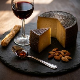 Queso de cabra curado en aceite de oliva El Bosqueño