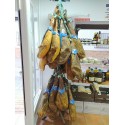 Perchero de jamones en tienda física